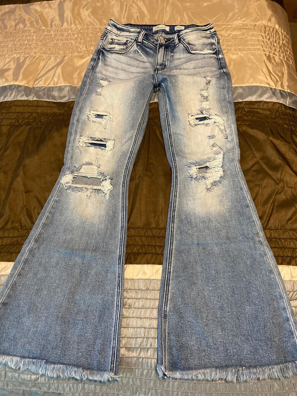 Kancan mid-rise super flare destroyed distressed jeans size 27